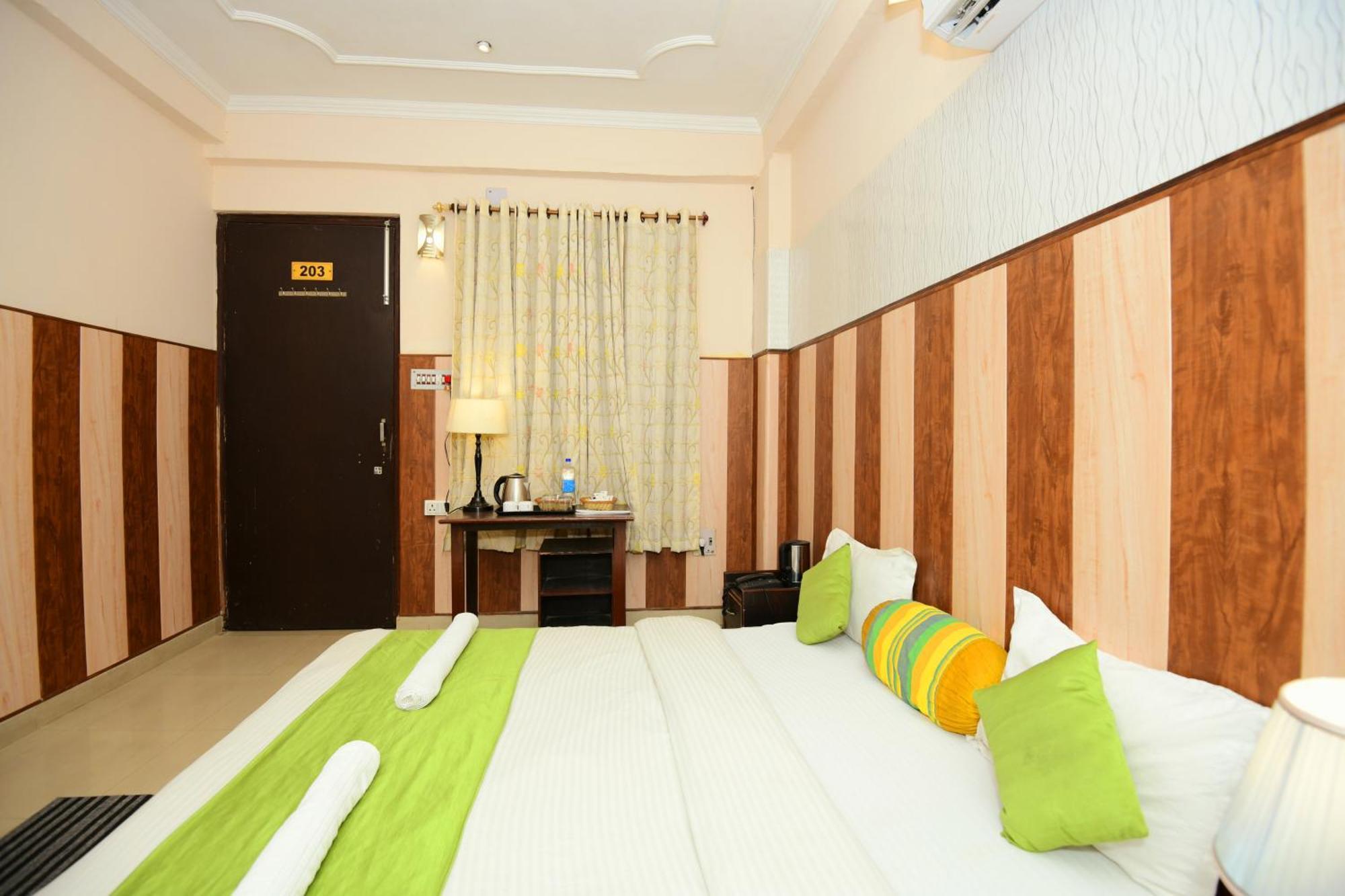 Ap Palace Hotel, Ayodhya Exterior photo